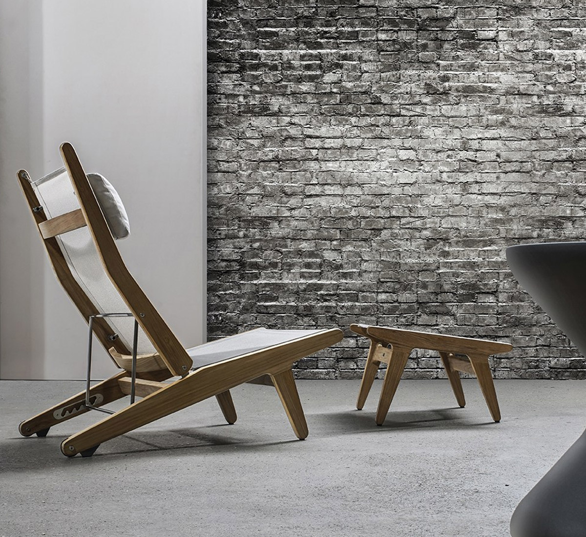 Gloster Bay Reclining Chair