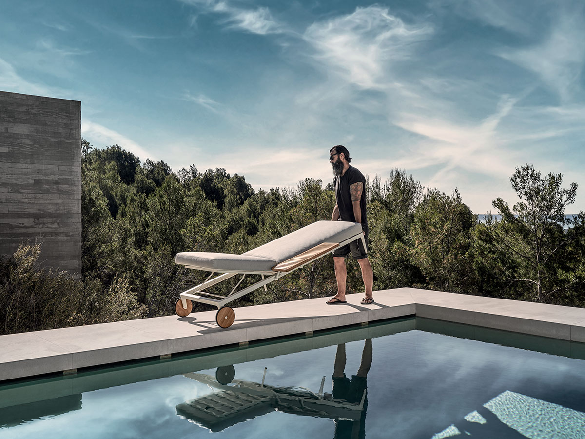 Gloster Grid Lounger Sunbed