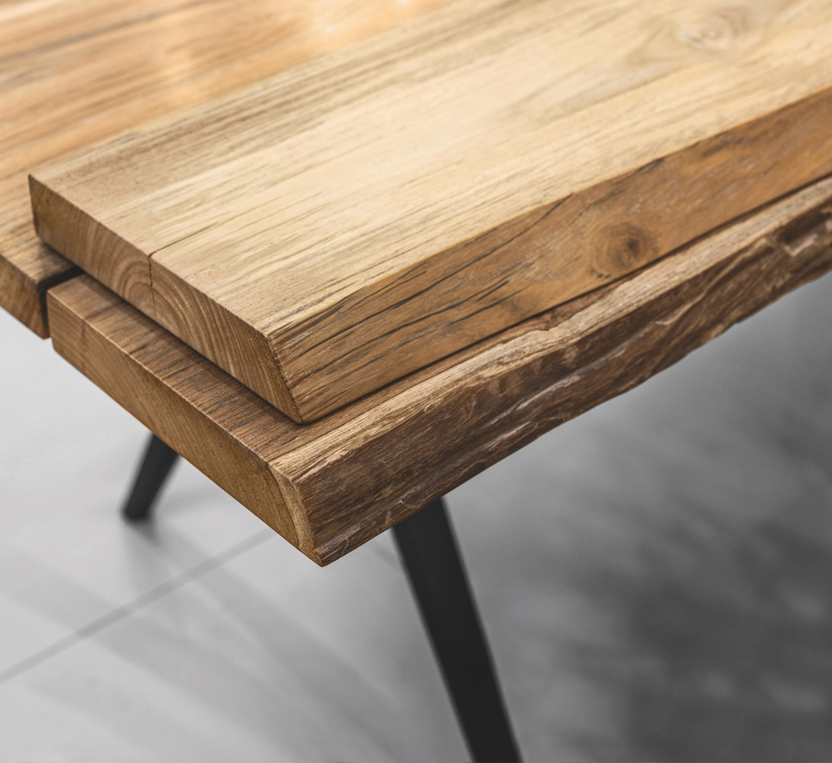 Gloster Split Raw Table Le