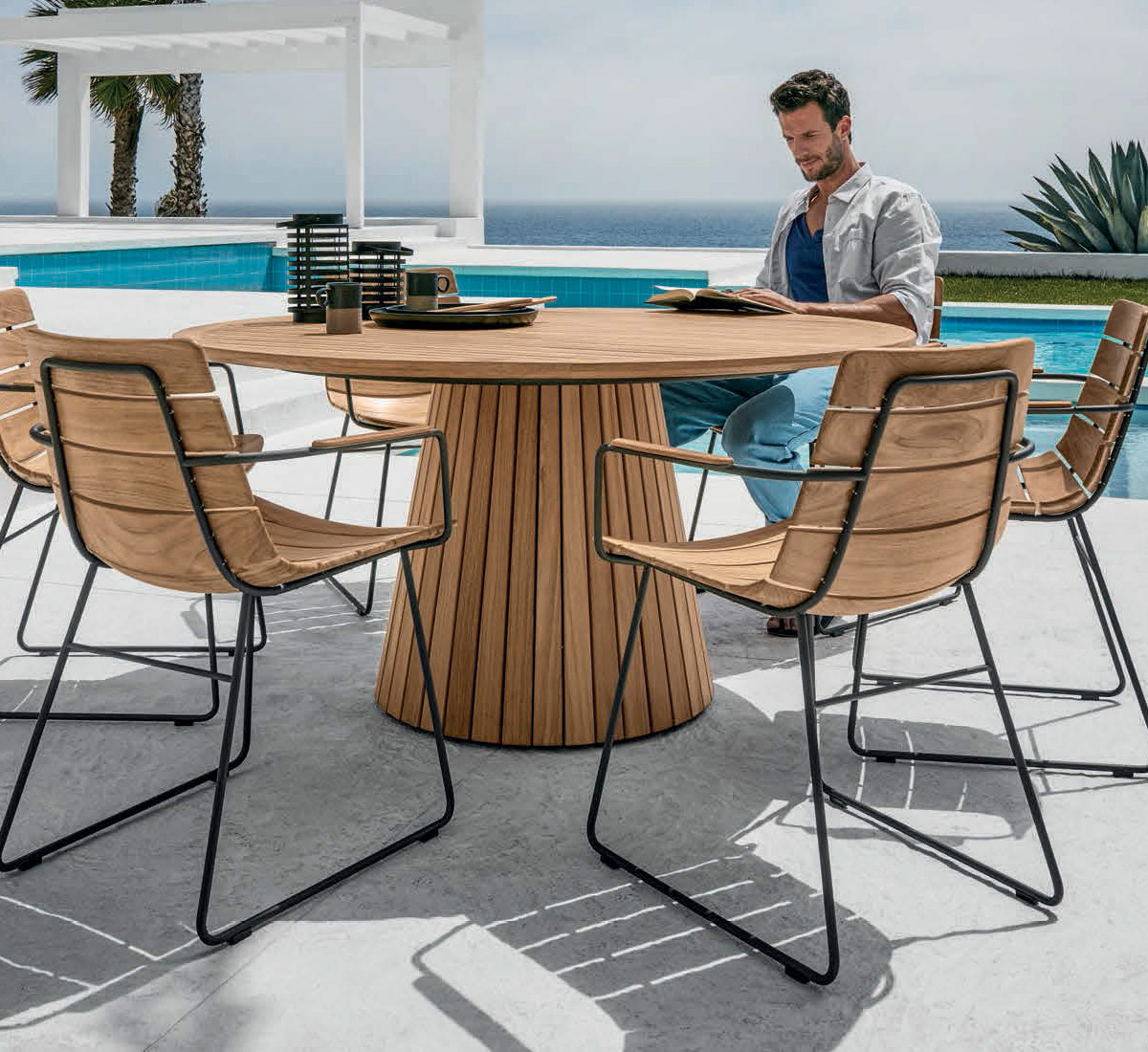 Gloster Whirl Table Teak