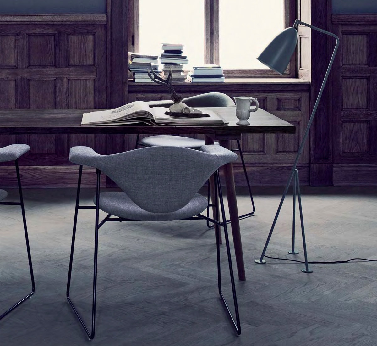 Gubi Masculo Dining Chair Sledge Base