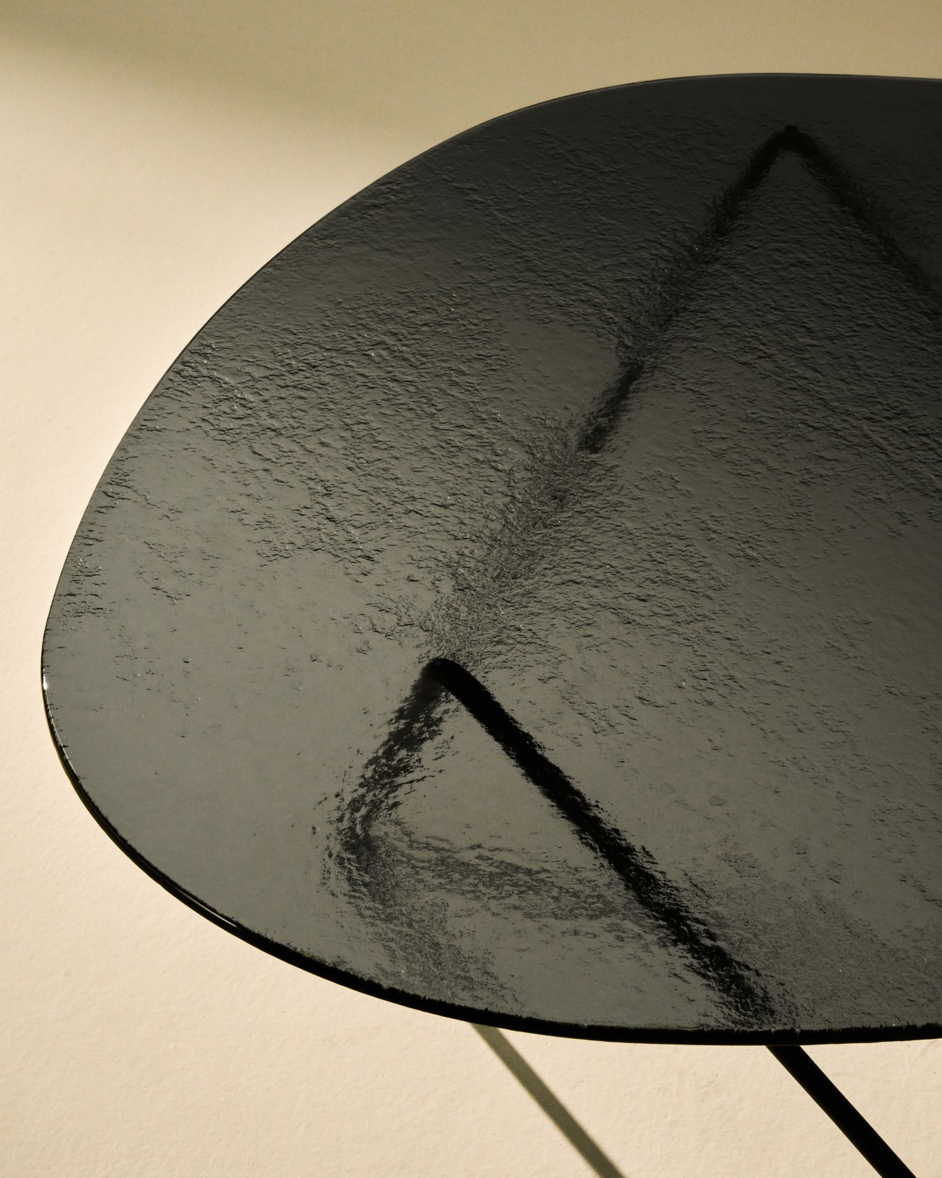 Gubi Pedrera Coffee Table Structured Glass