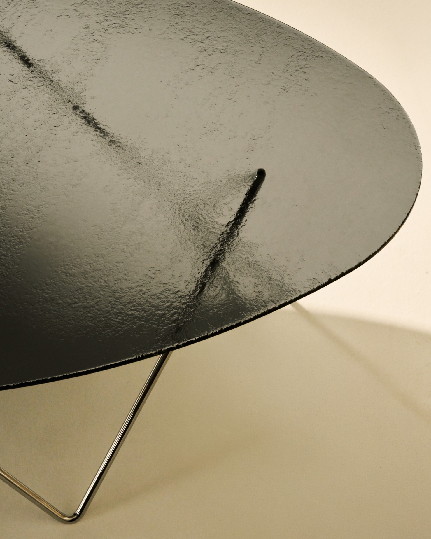 Gubi Pedrera Coffee Table Structured Glass