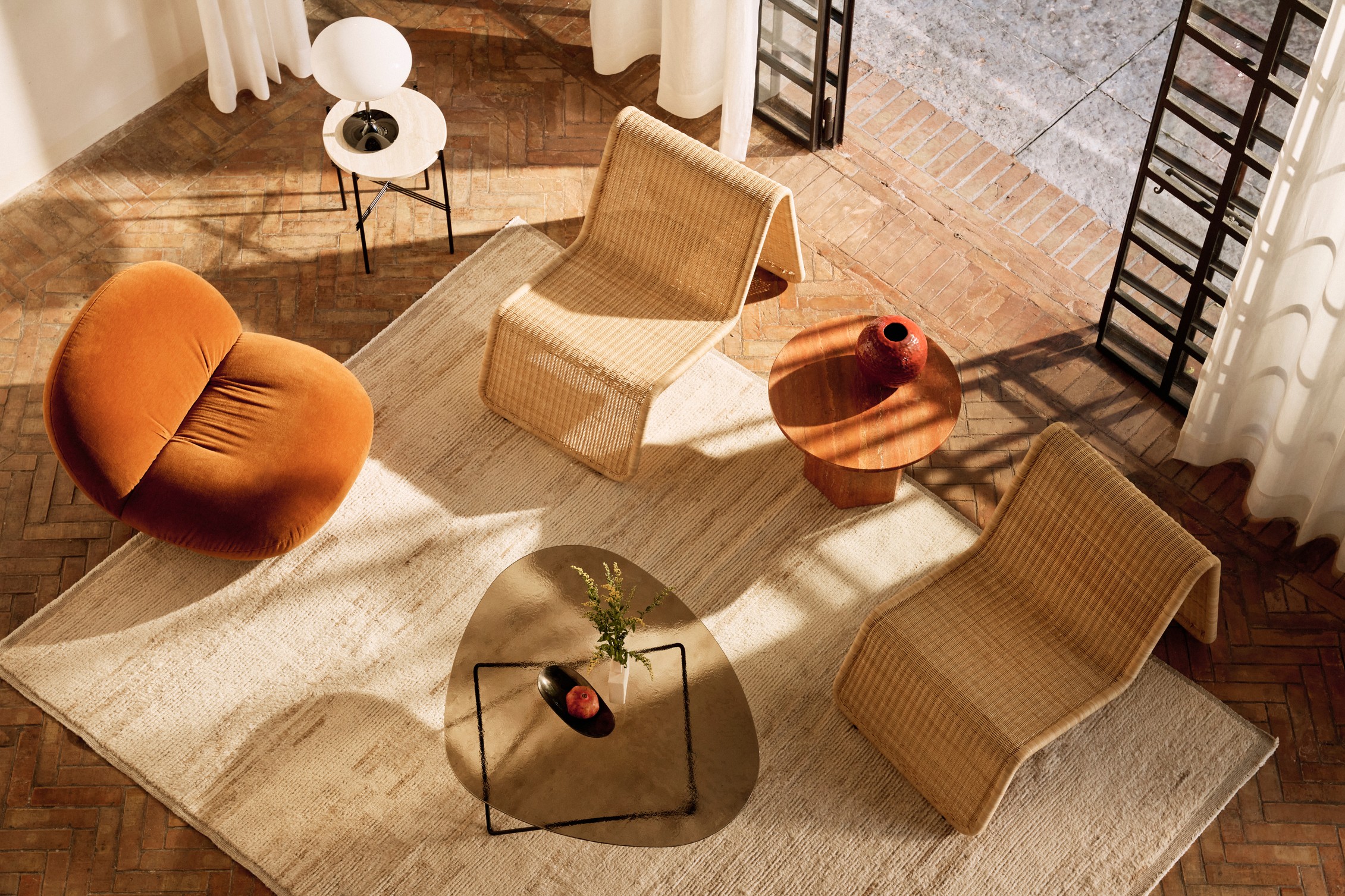 Gubi Pedrera Coffee Table Structured Glass