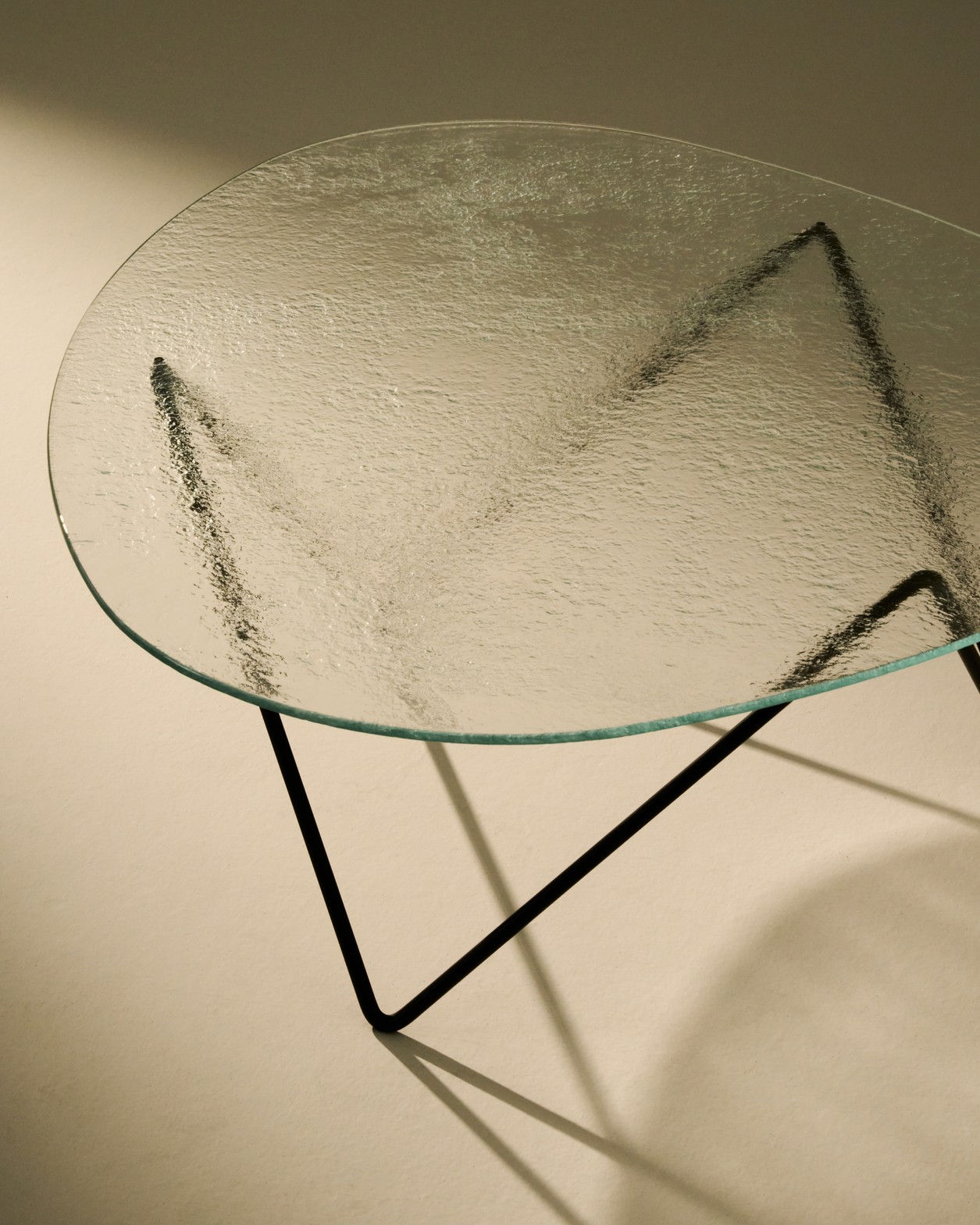 Gubi Pedrera Coffee Table Structured Glass