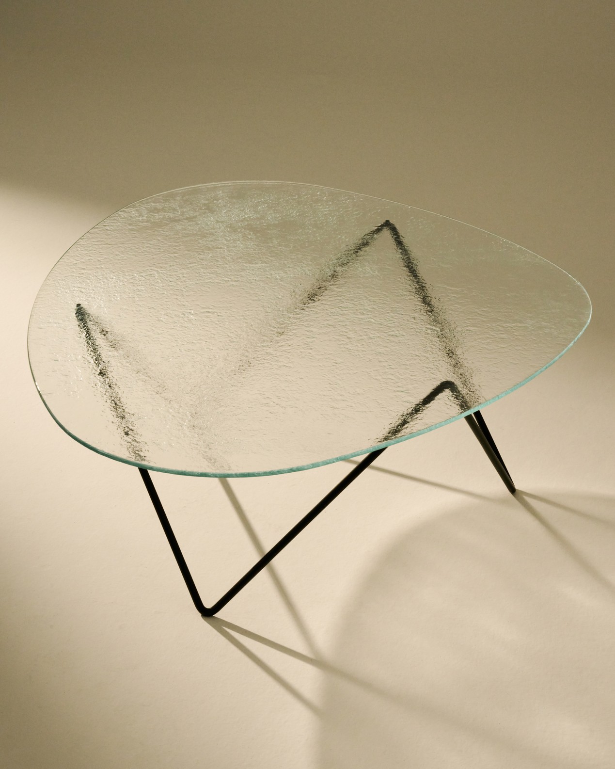 Gubi Pedrera Coffee Table Structured Glass