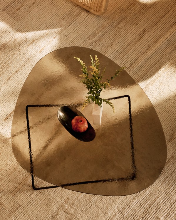 Gubi Pedrera Coffee Table Structured Glass