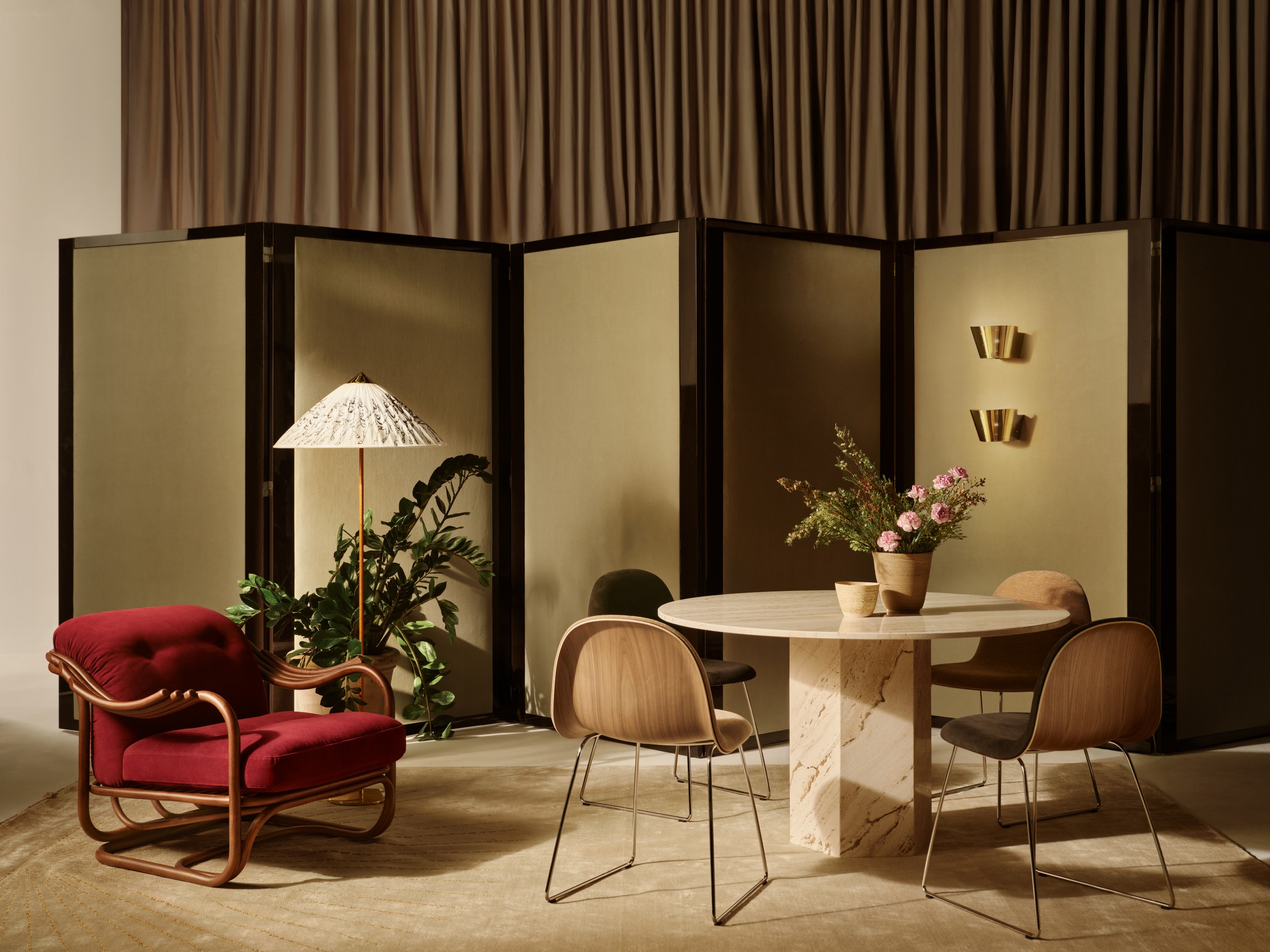 Gubi Tria Lounge Chair