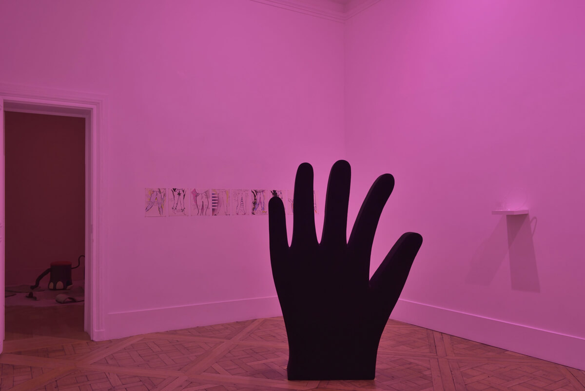 Gufram Mano Sculpture