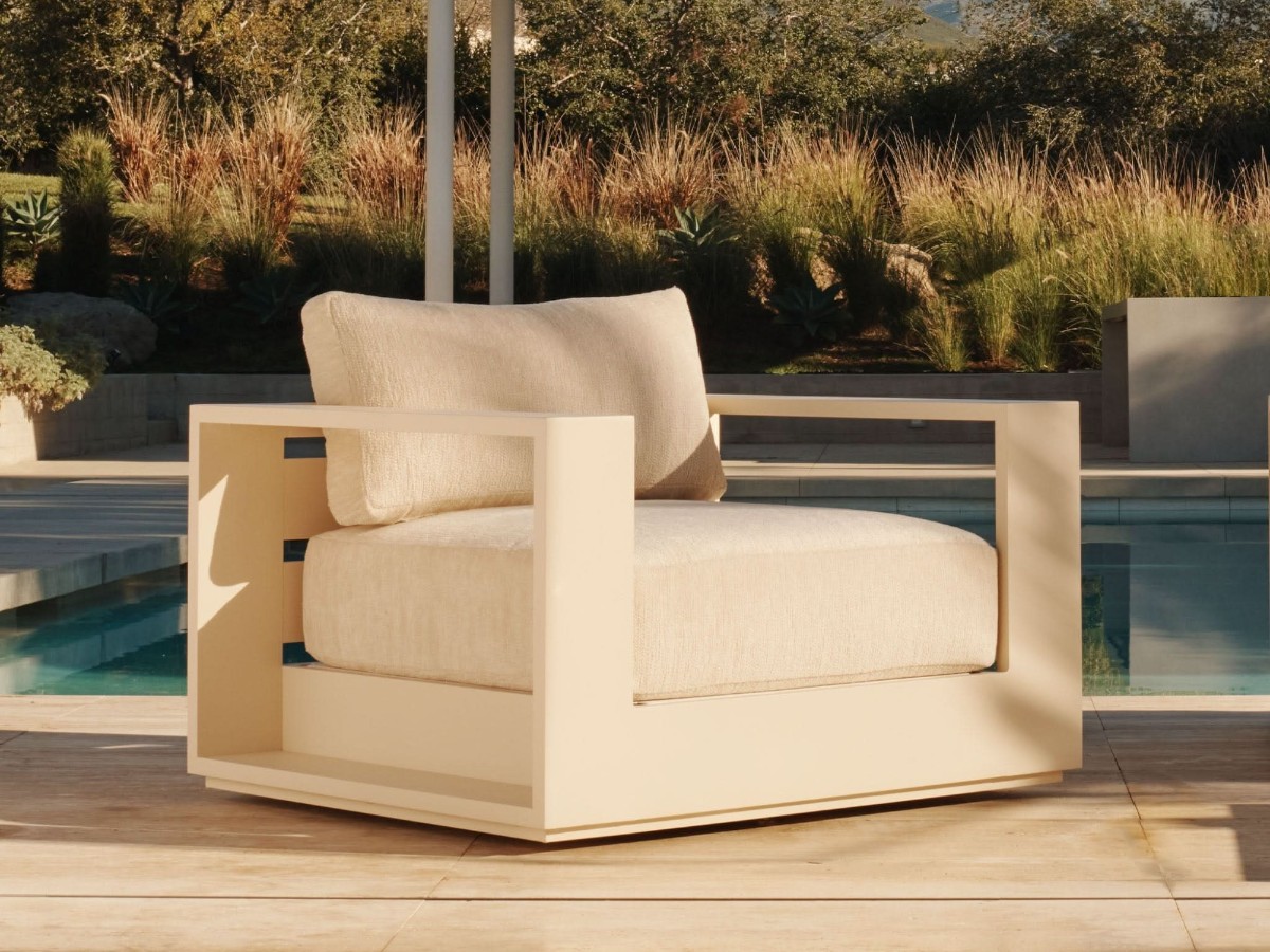 Harbour Hayman Swivel Lounge Amchair