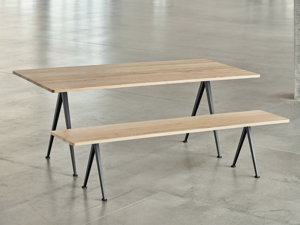 Hay Pyramid 01 Table