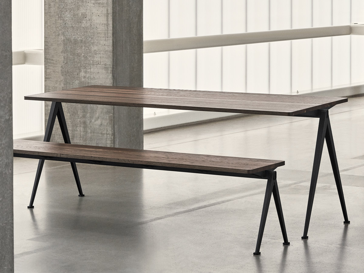 Hay Pyramid 01 Table