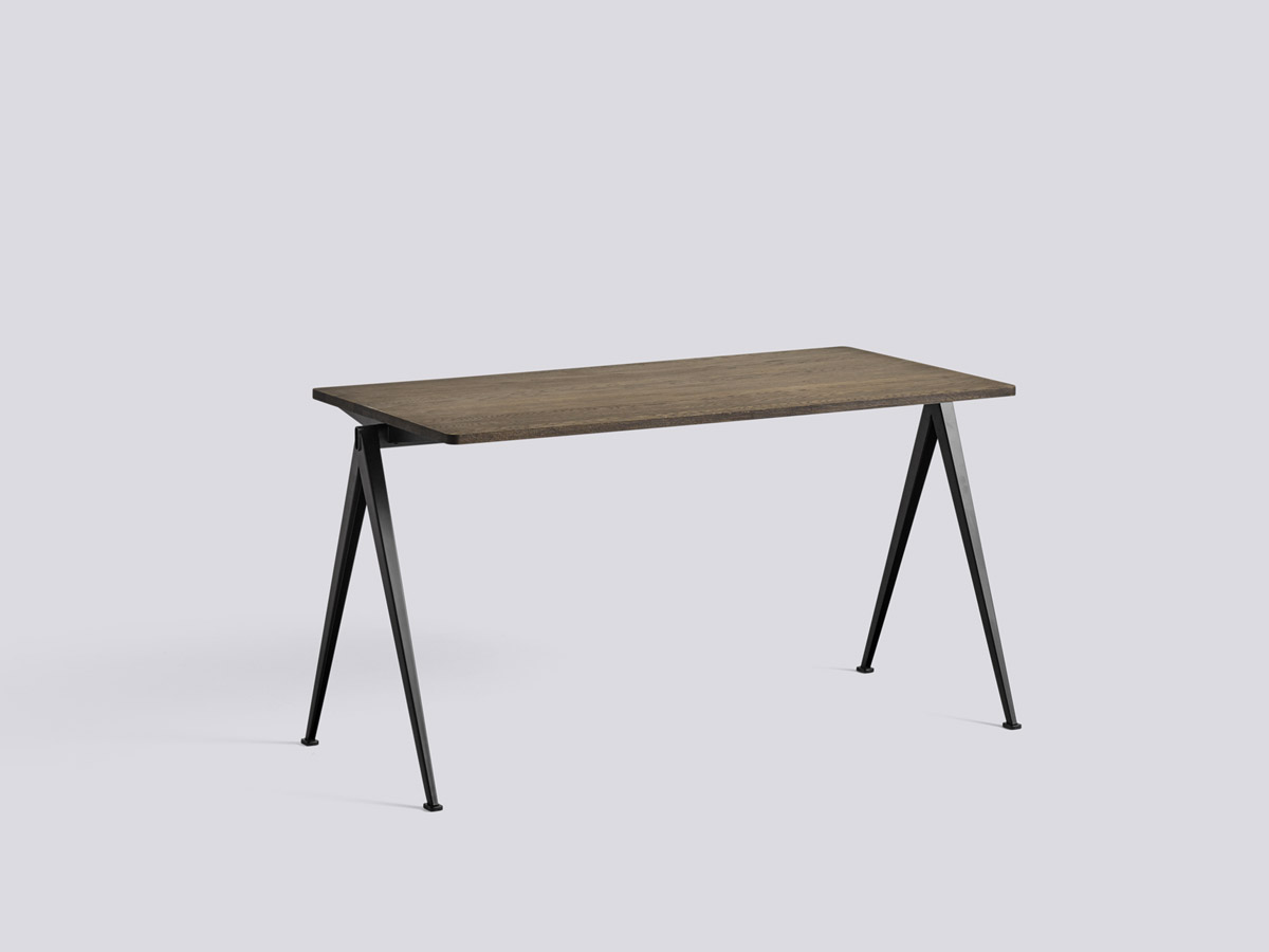 Hay Pyramid 01 Table