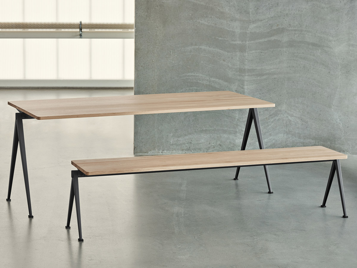 Hay Pyramid 01 Table