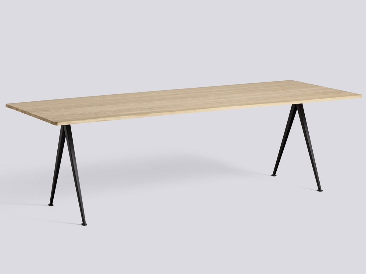 Hay Pyramid 02 Table