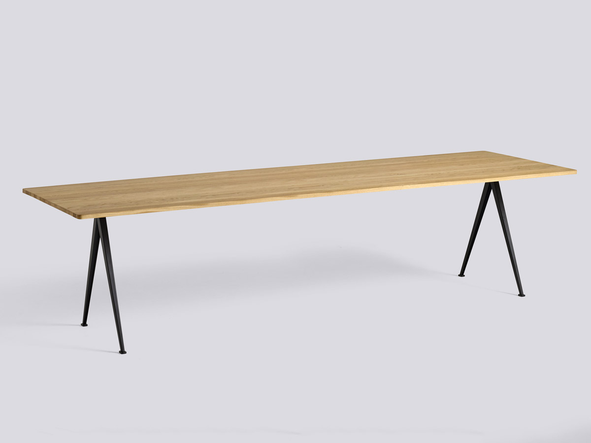 Hay Pyramid 02 Table