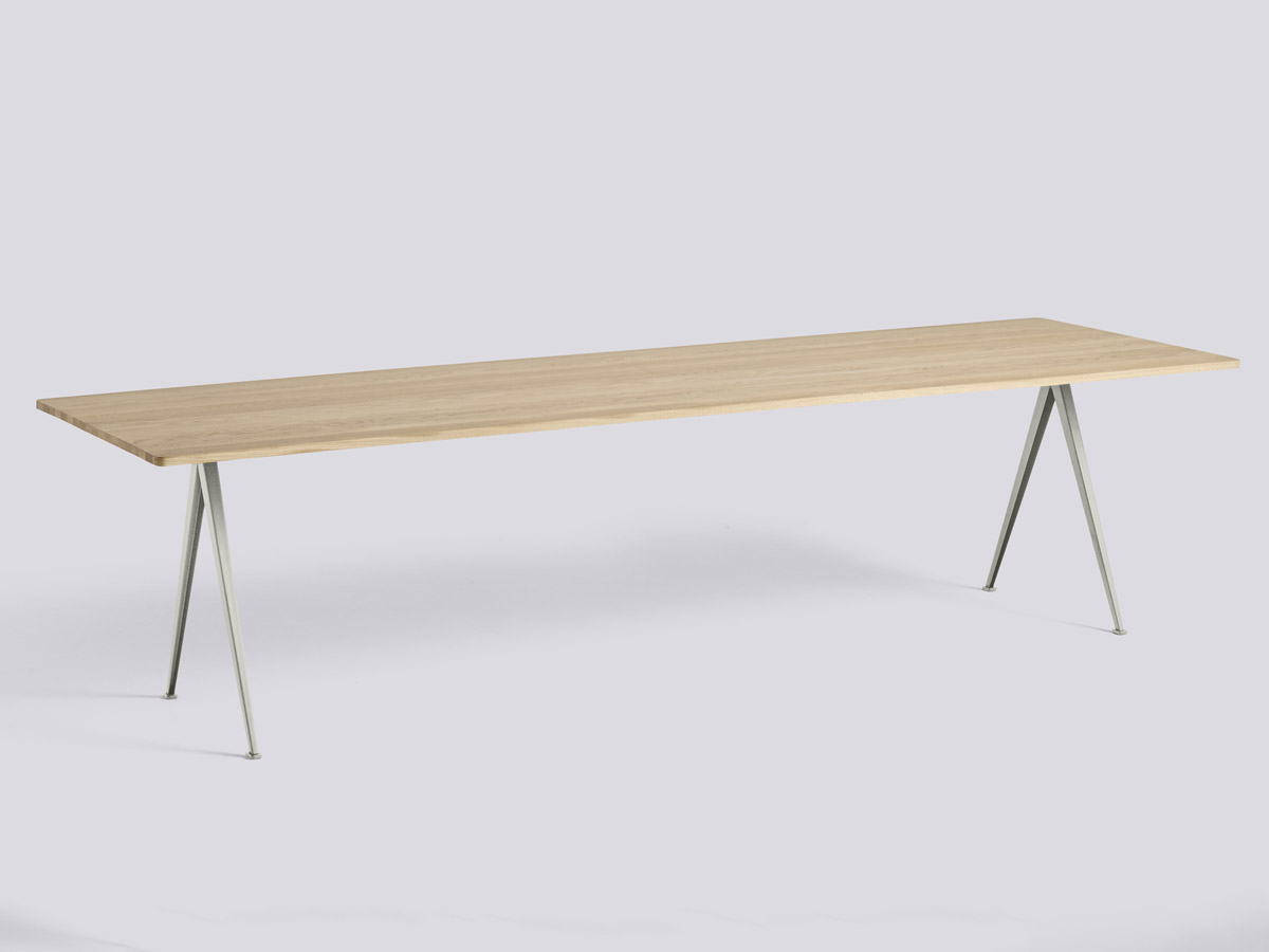 Hay Pyramid 02 Table