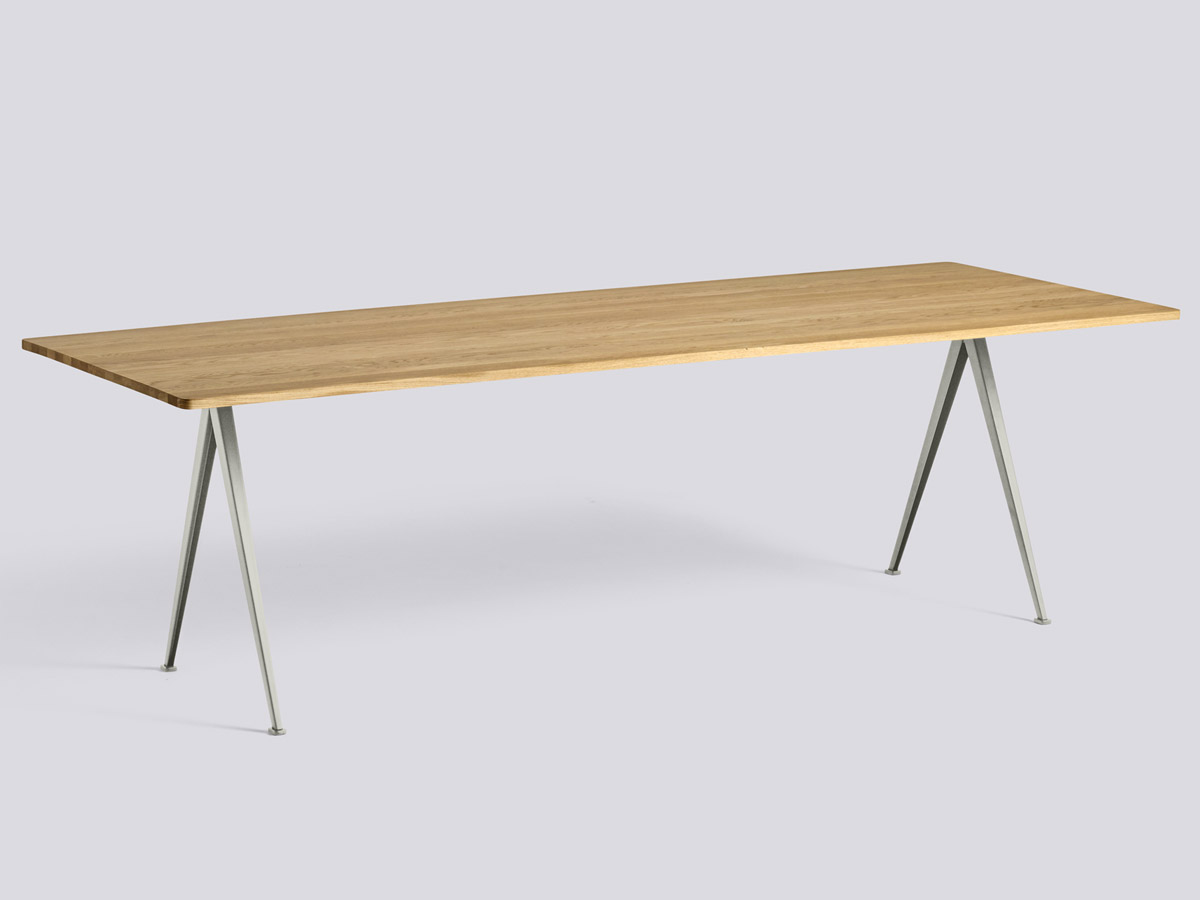 Hay Pyramid 02 Table