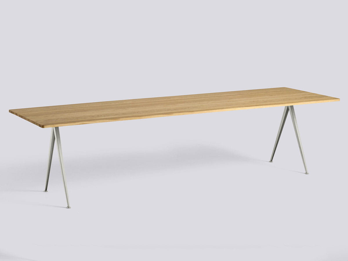 Hay Pyramid 02 Table