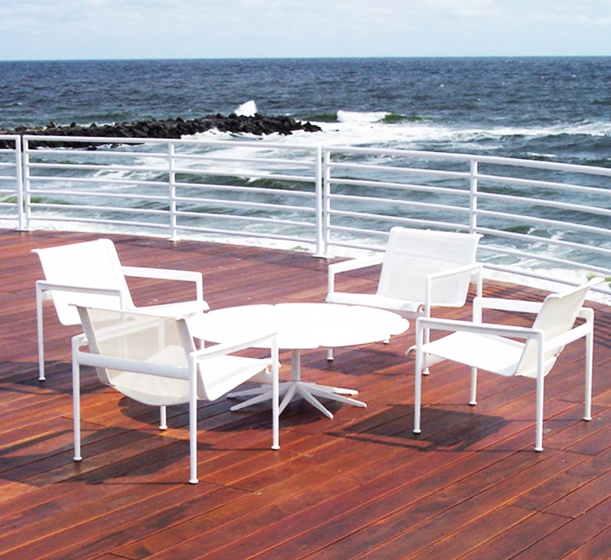 Knoll 1966 Lounge Chair Outdoor