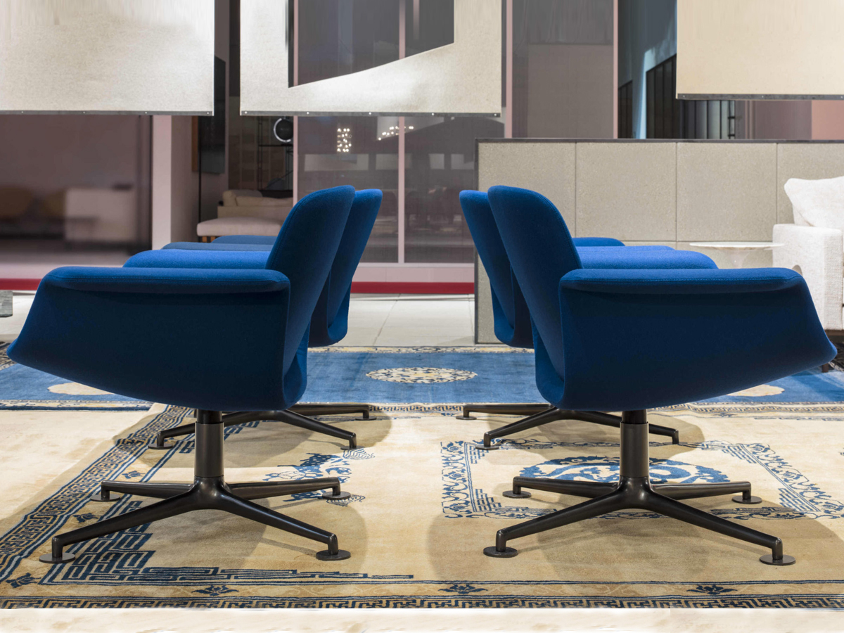 Knoll Kn Swivel Lounge Chair