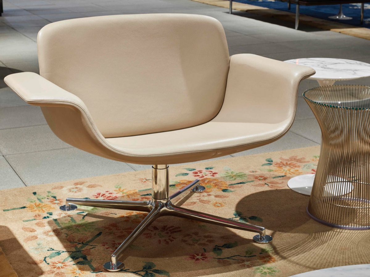 Knoll Kn Swivel Lounge Chair