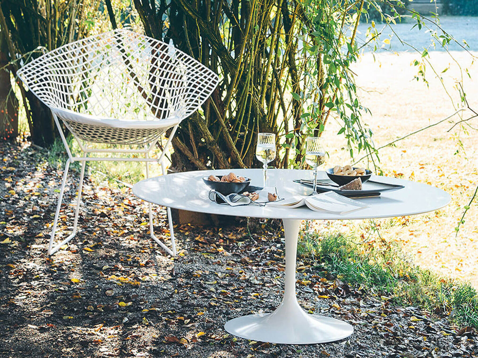 Knoll Saarinen Oval Table Outdoor