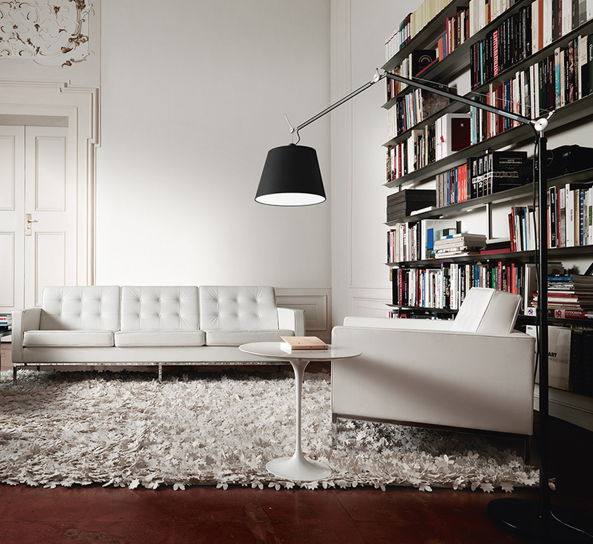 Knoll Saarinen Coffee Table O 51