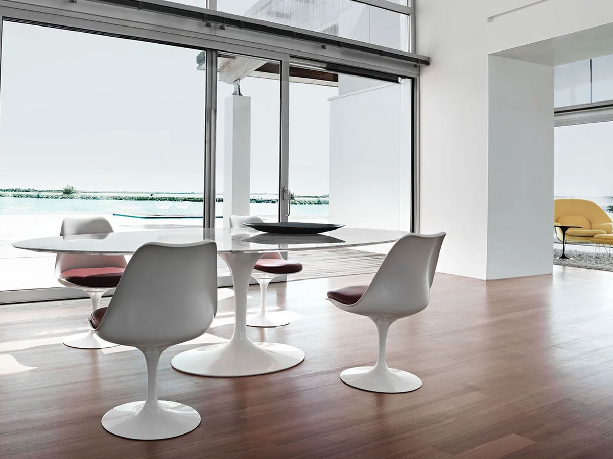 Knoll Saarinen Oval Table