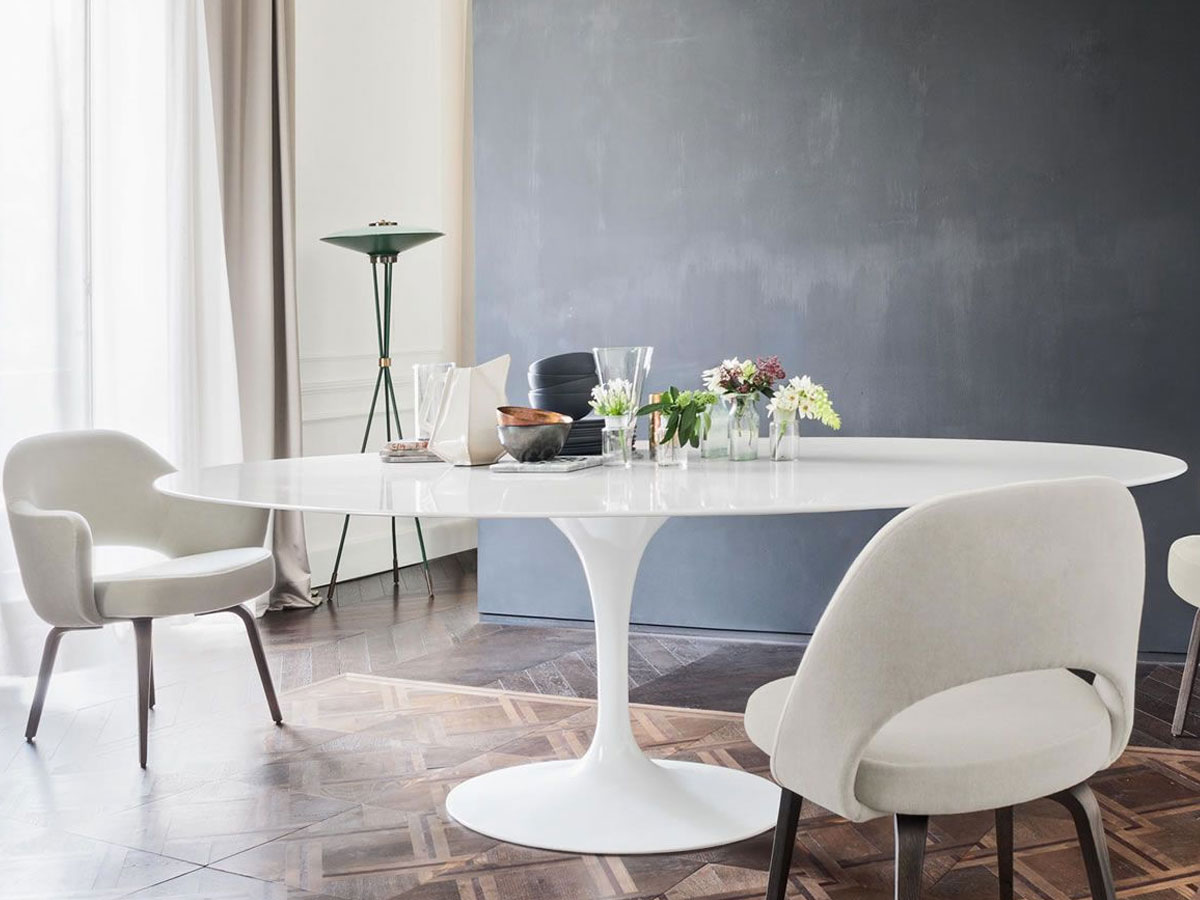 Knoll Saarinen Oval Table
