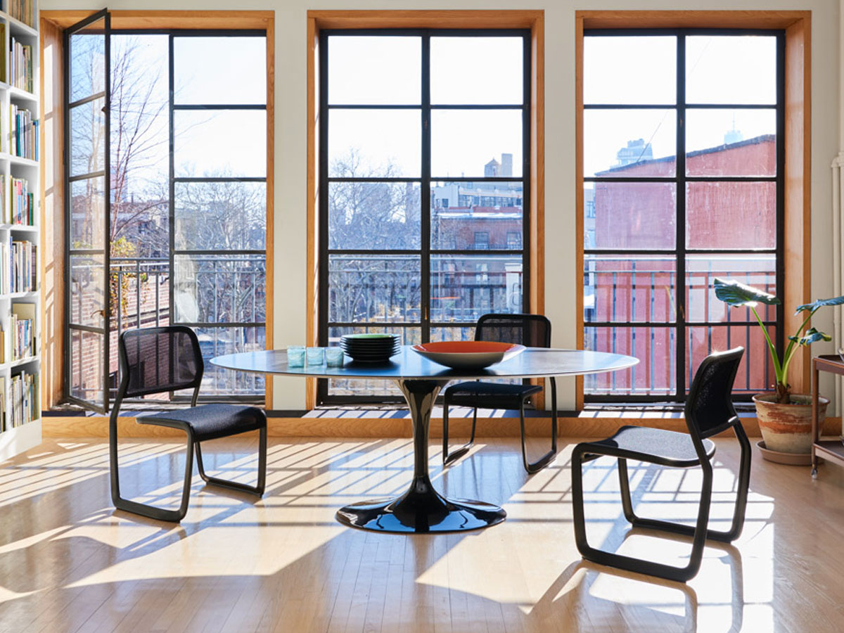 Knoll Saarinen Oval Table