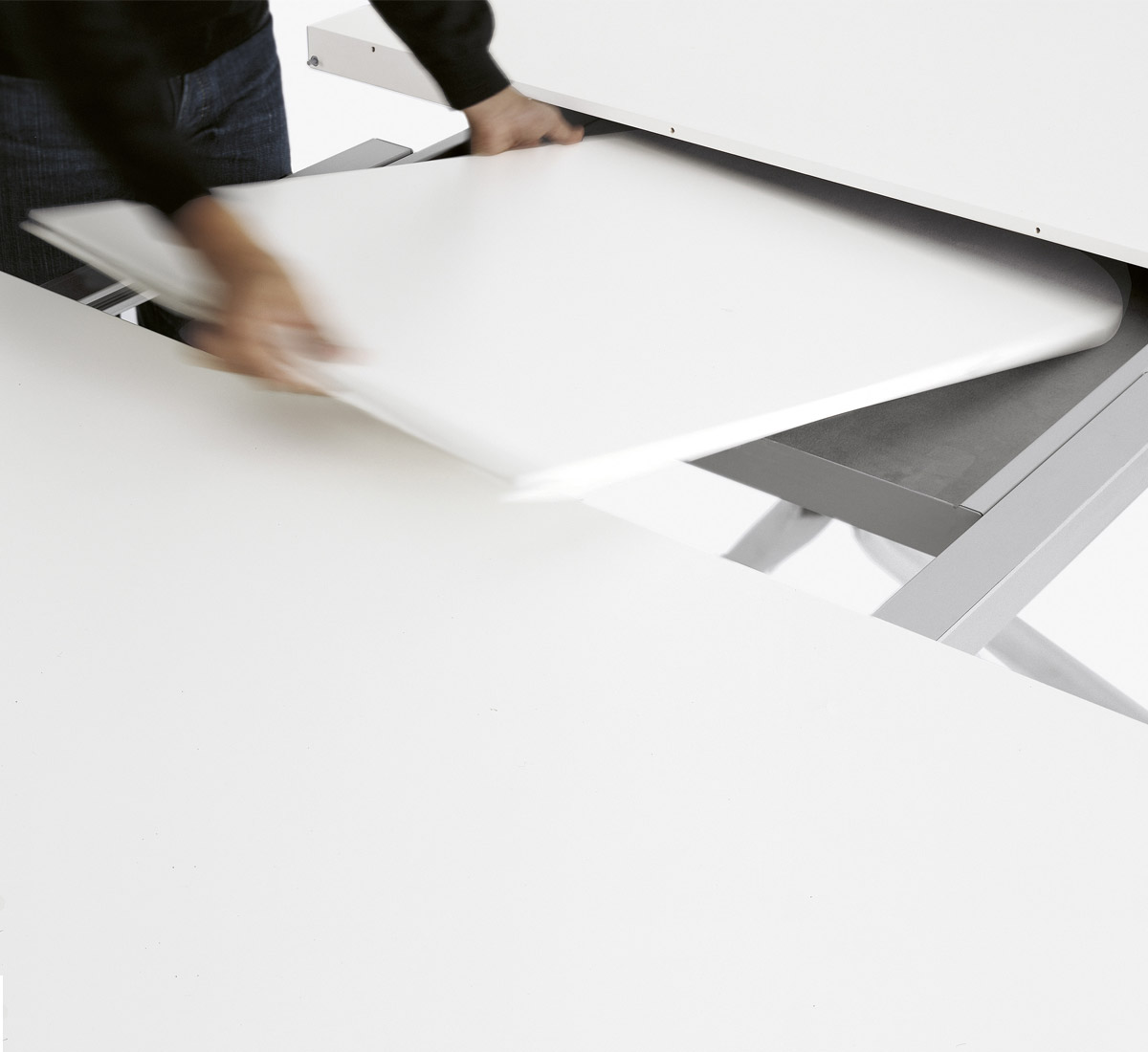 Kristalia Oops Extendable Table