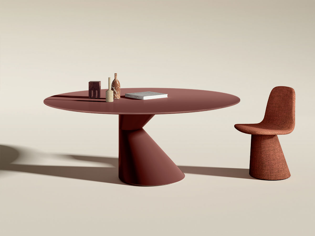 Lago Chapeau Round Table