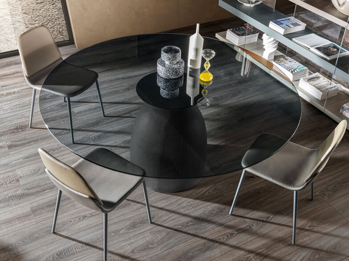Lago Janeiro Round Table