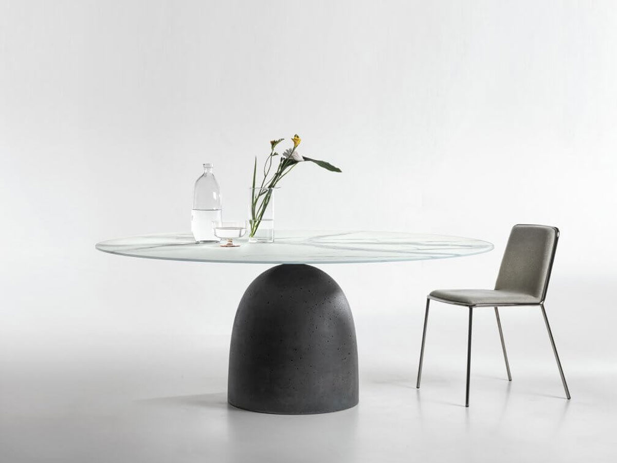 Lago Janeiro Round Table