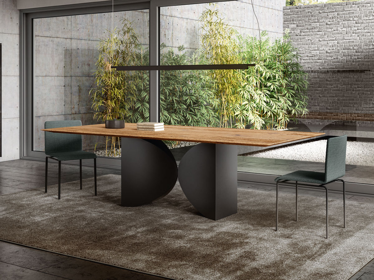 Lago Meet Table
