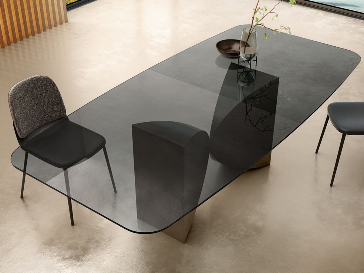Lago Meet Table