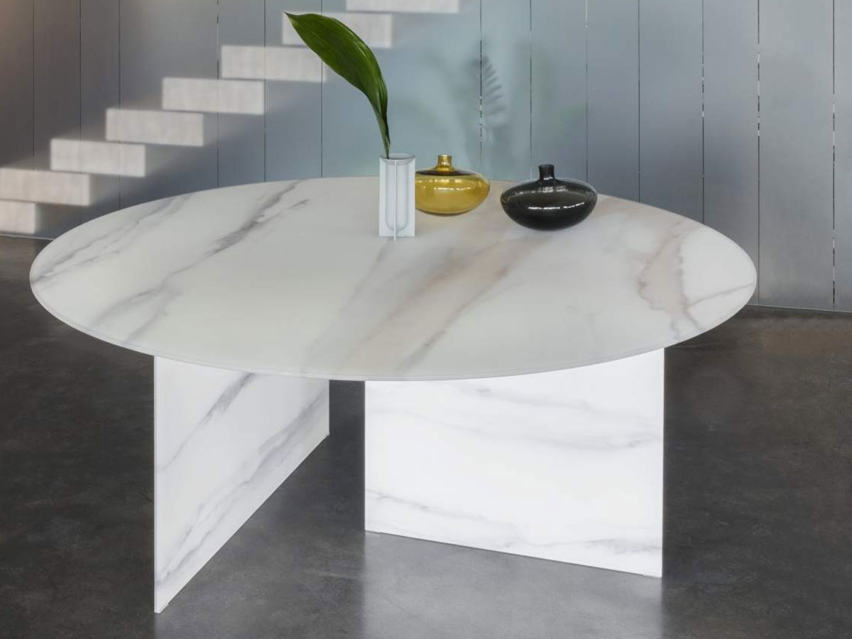 Lago Stratum Xglass Round Table