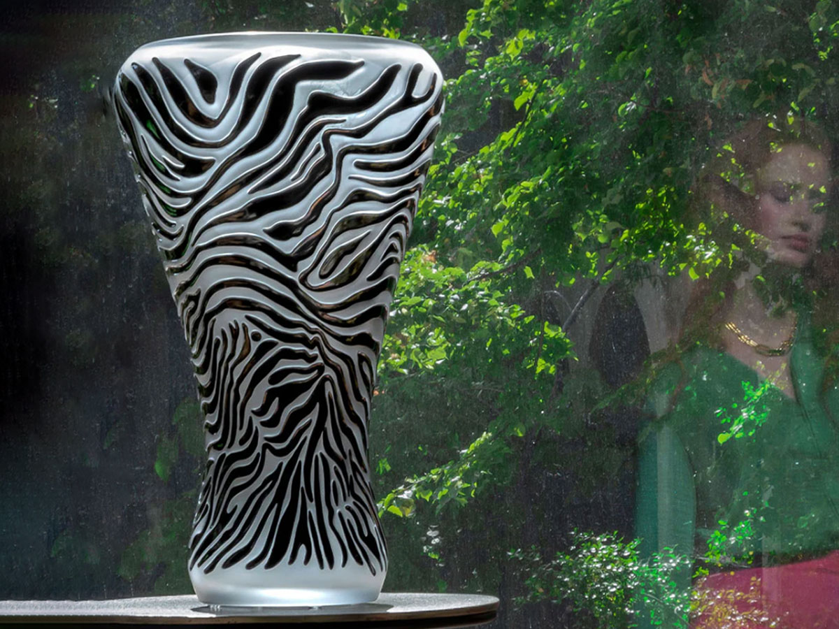 Lalique Zebre Vase Clearblack Enameled