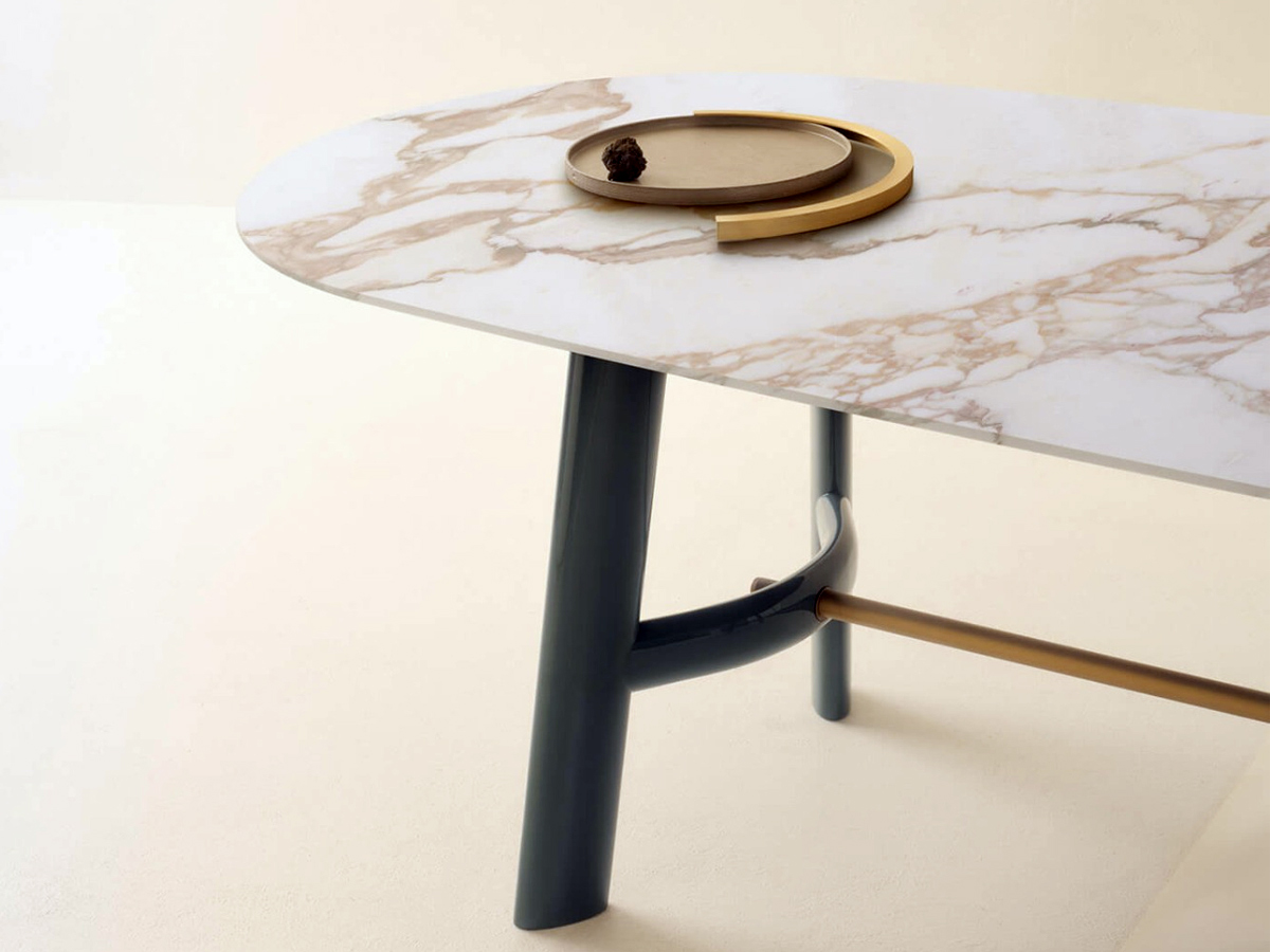 Lema August Table