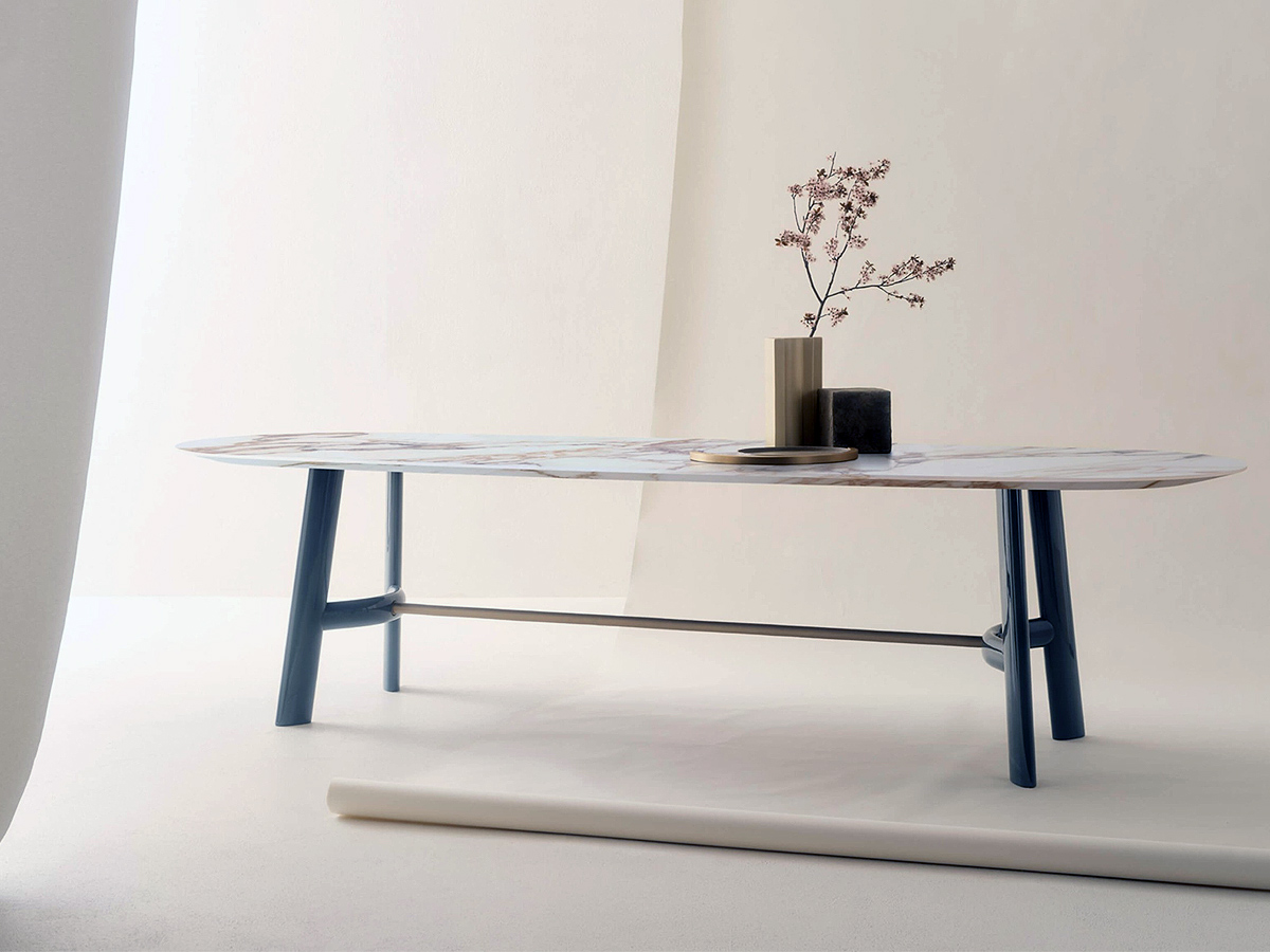 Lema August Table