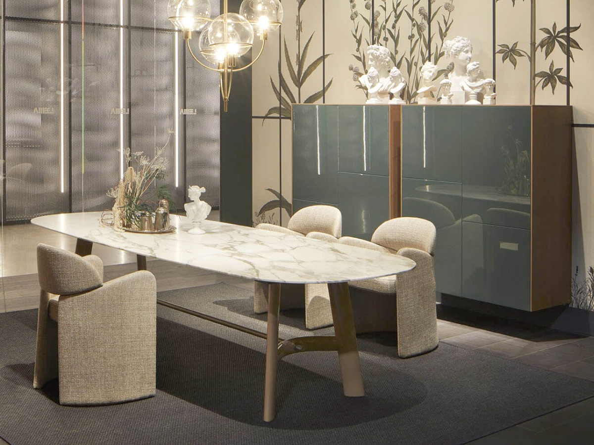 Lema August Table