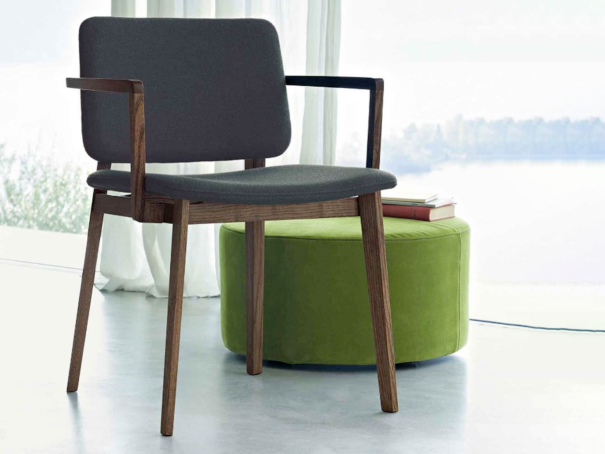 Lema Hati Chair With Armrests