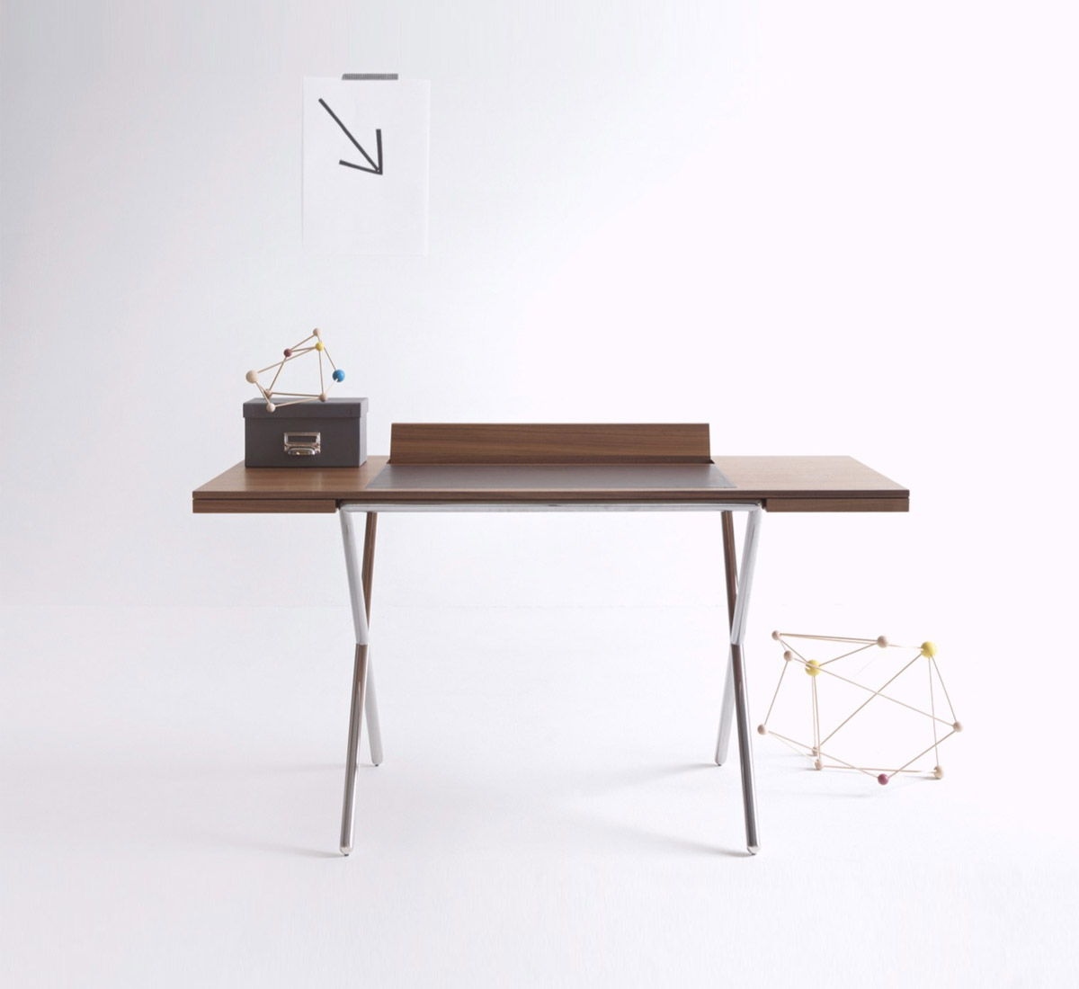 Lema Novelist Desk