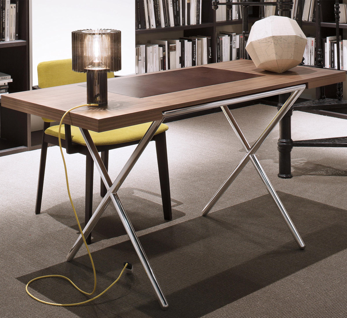 Lema Novelist Desk