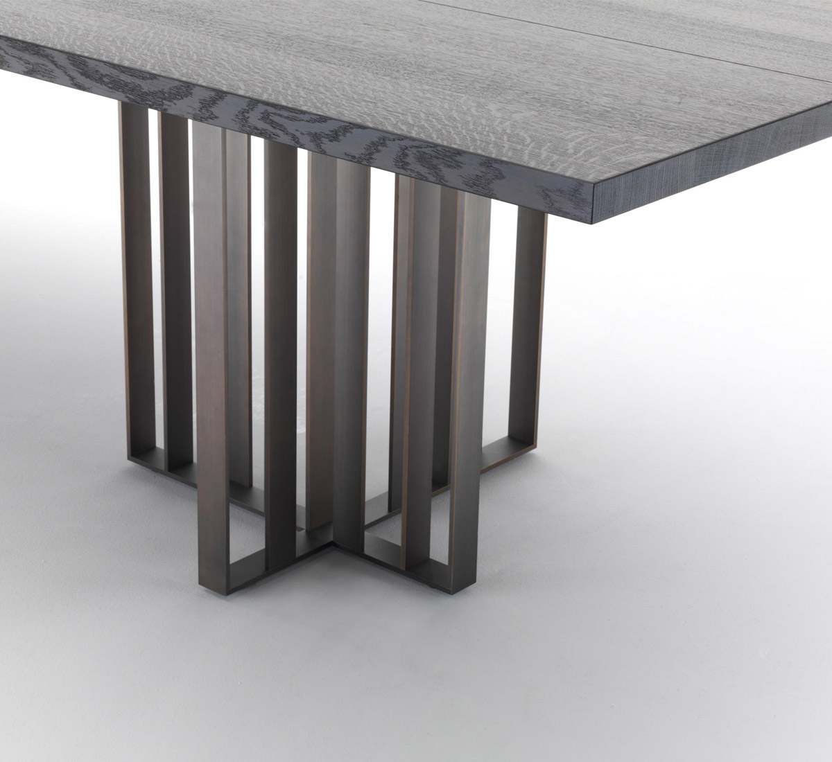 Lema Shade Table
