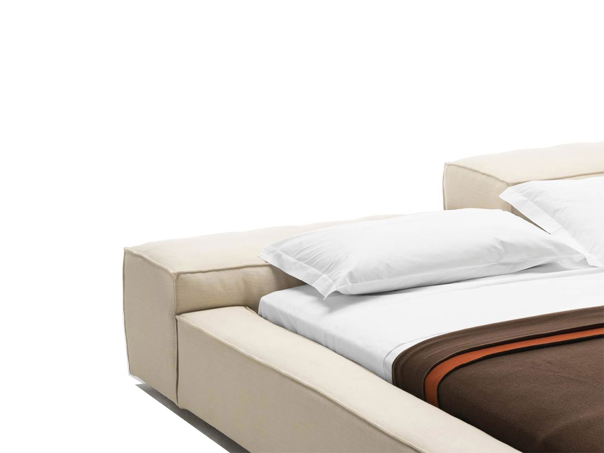 Living Divani Extrasoft Bed