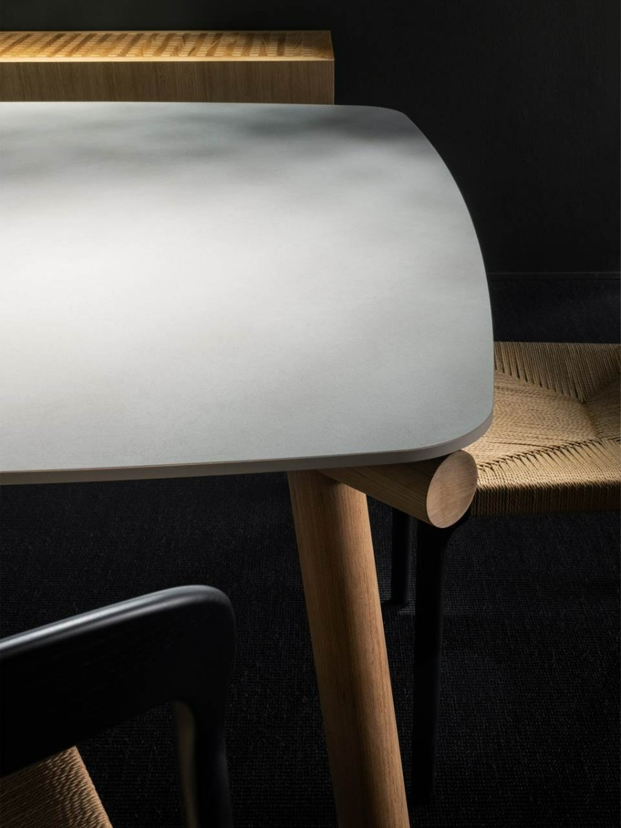 Living Divani Kasumi Outdoor Table