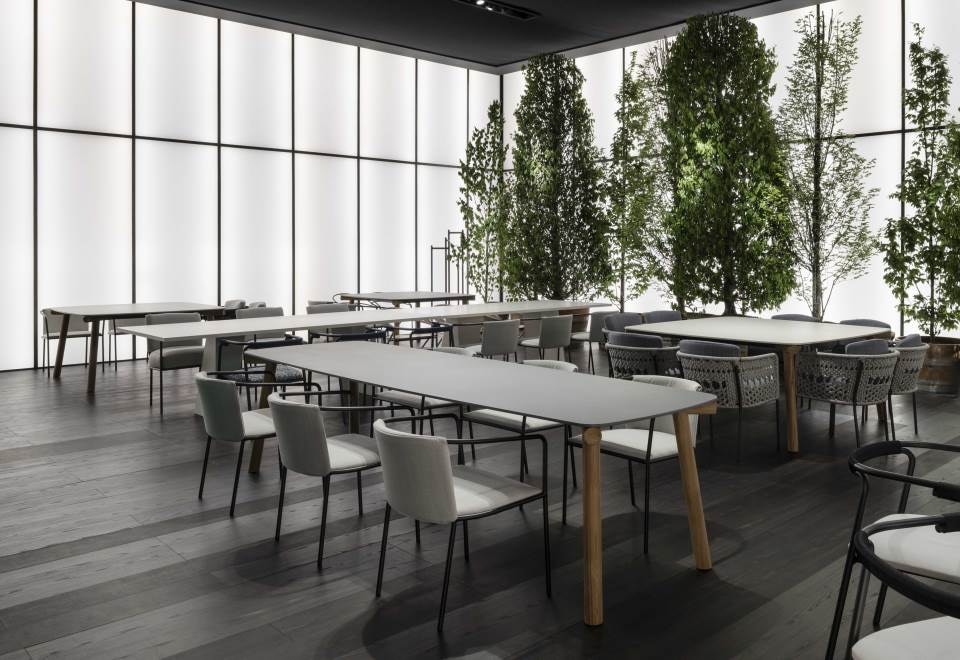 Living Divani Kasumi Outdoor Table