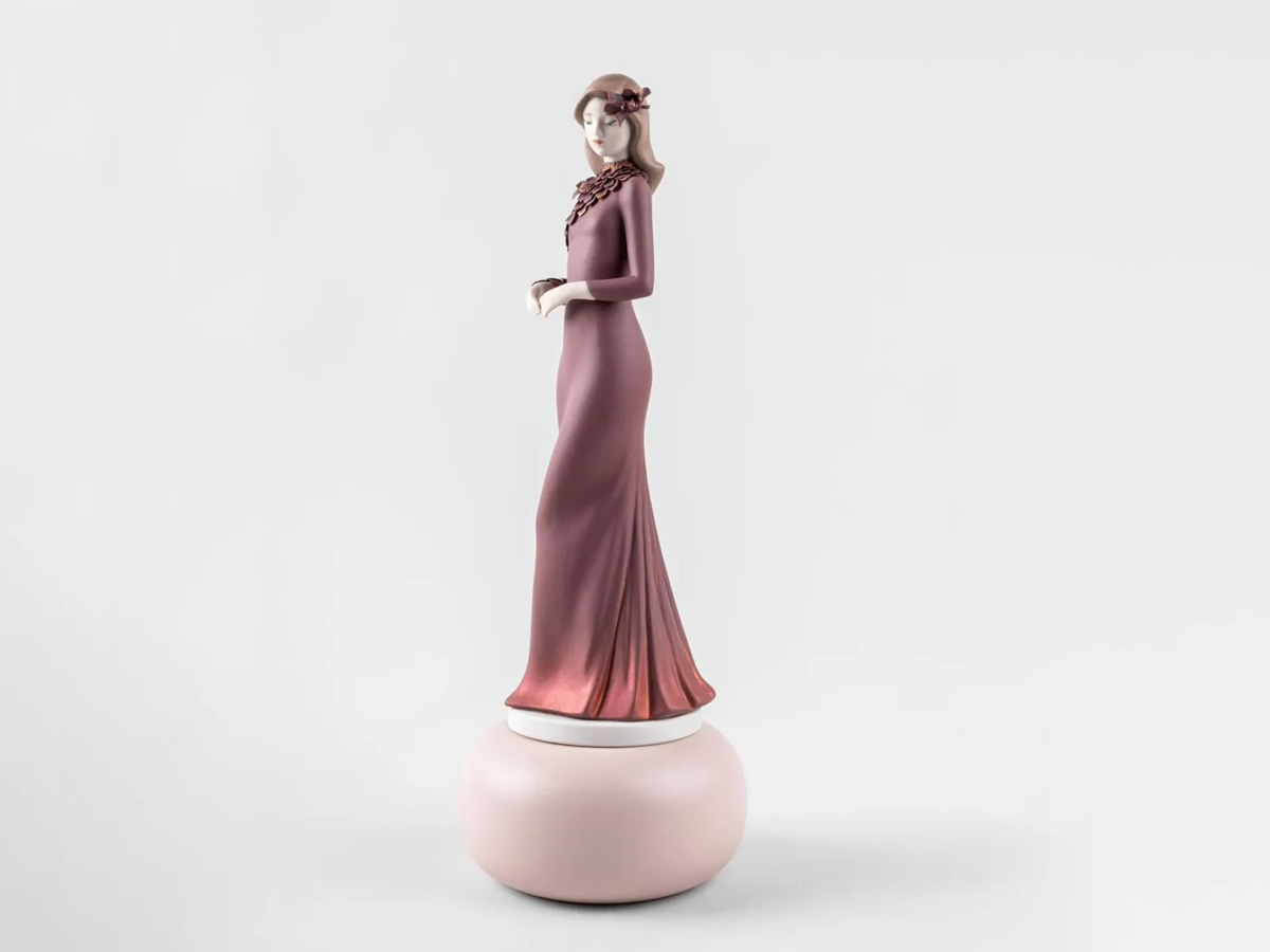 Lladró Haute Allure Sculpture